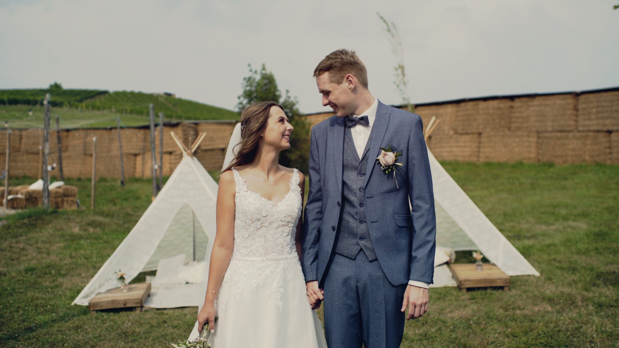 Jacqueline + Dominik - hochzeit film - Holler Weingut Scheune - hochzeit videograf