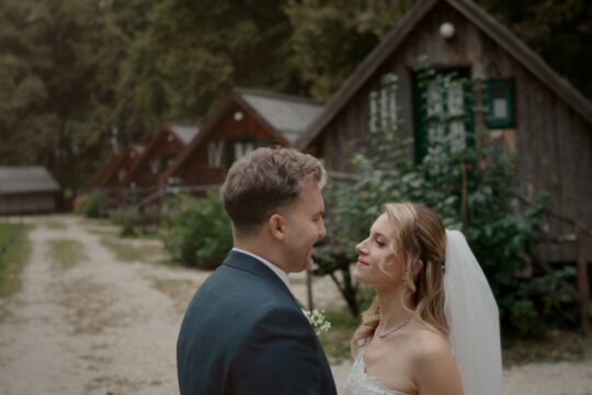 Tündi + Bence _ film :: Achilles Park – Győr – esküvői film