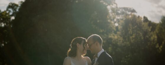 Natalie und Lloyd bei ihrer Hochzeit in der Europahaus Orangerie in Wien