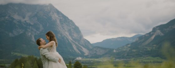 Ramona und Michael bei ihrer Hochzeit im Schloss Pichlarn in Irdning